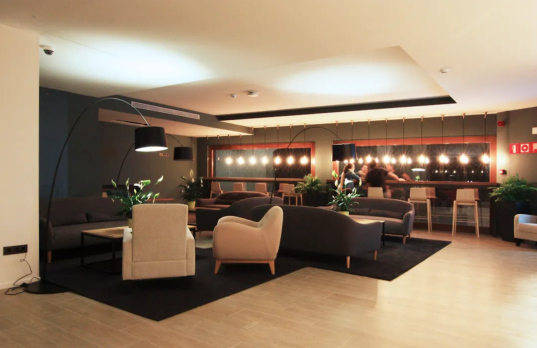 Hotel Raval De La Mar-1