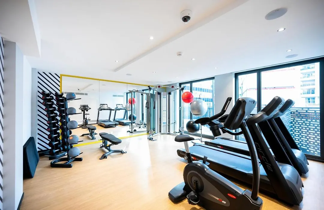 Staycity Aparthotels Paris La Defense-1