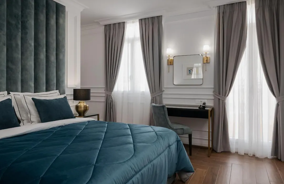 Praxitelous Luxury Suites-1