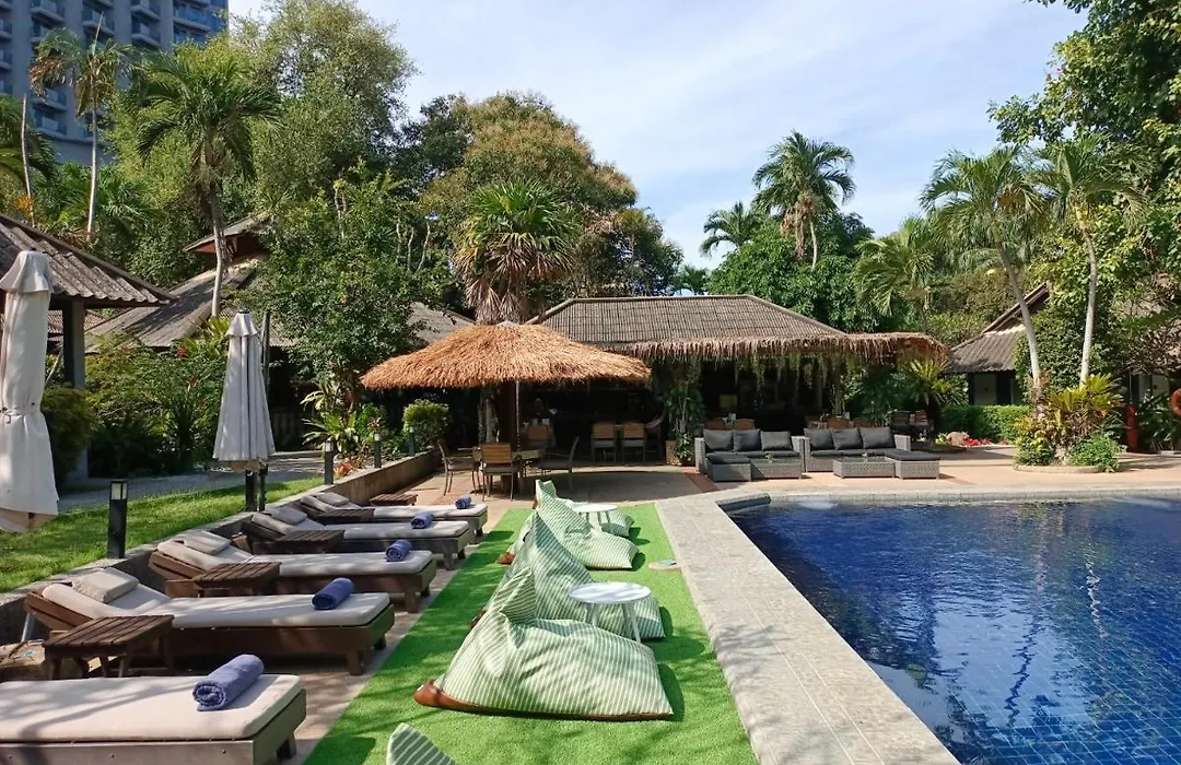 Let'S Hyde Pattaya Resort & Villas - Pool Cabanas-1