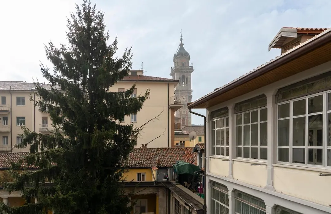 Varese Suites-1