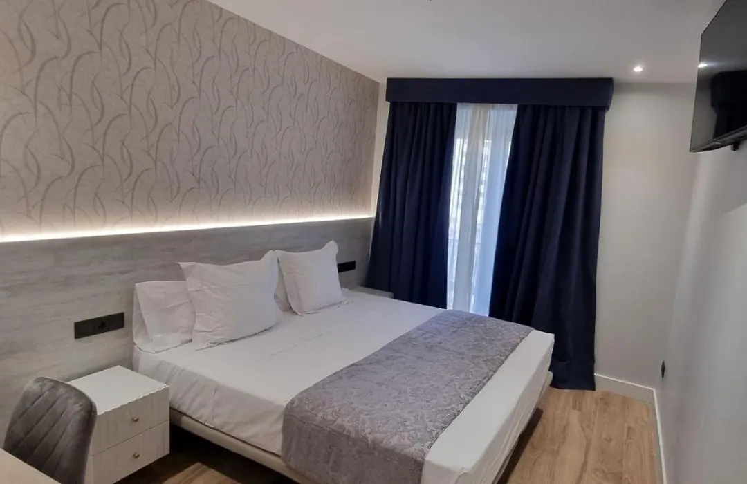 Ch La Petite Maison - Boutique - Madrid-1