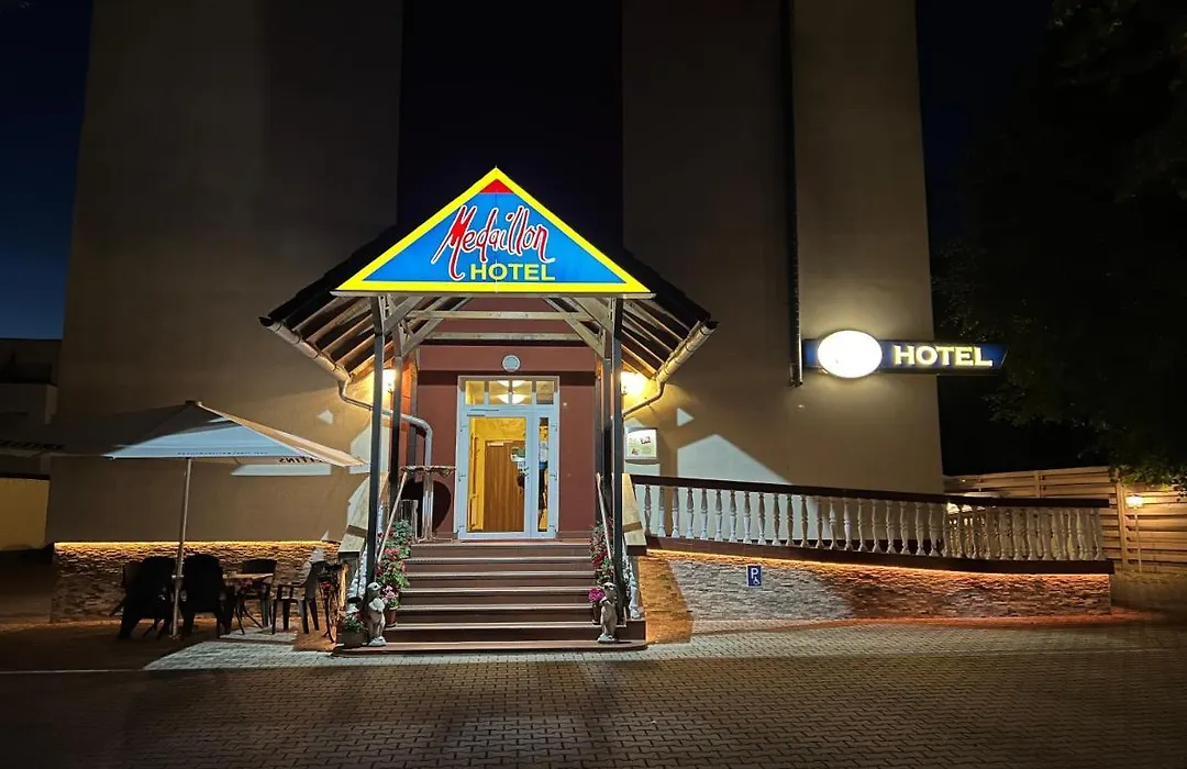 Hotel Medaillon-1