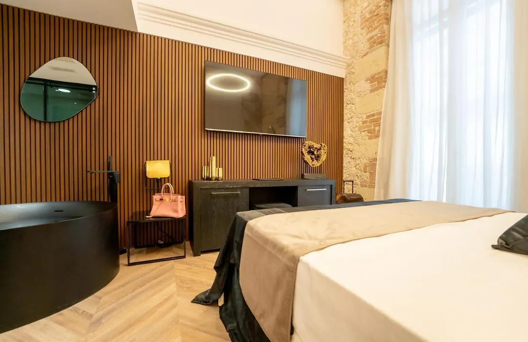 Nero Luxury Suites-1