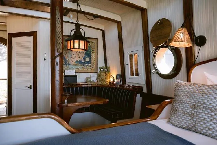 Nick'S Cove-1