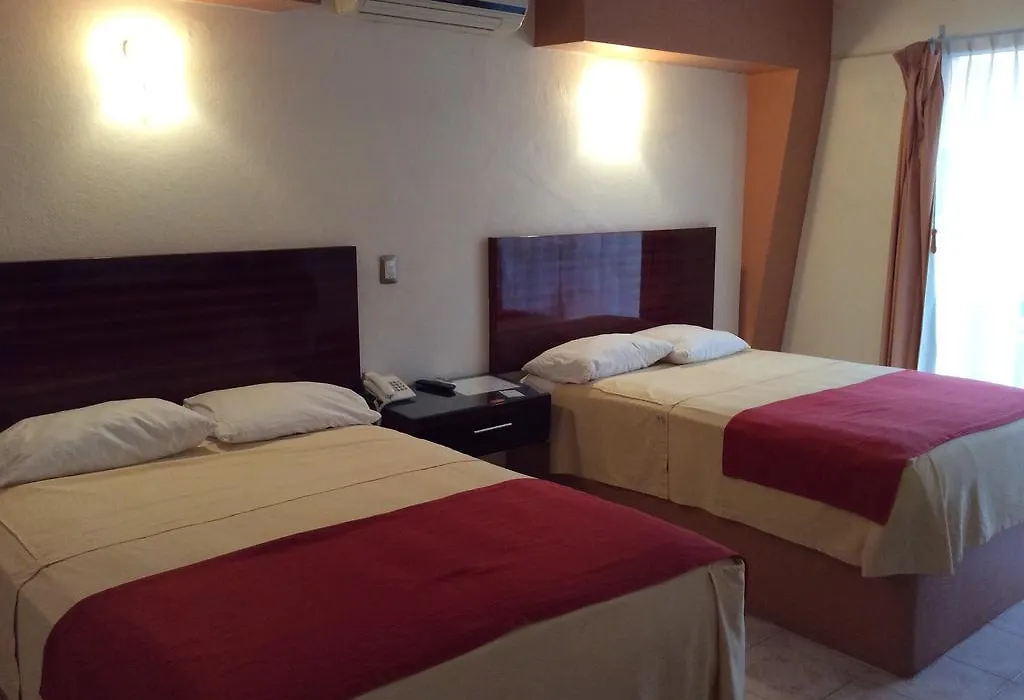 Hotel La Media Luna Inn-1