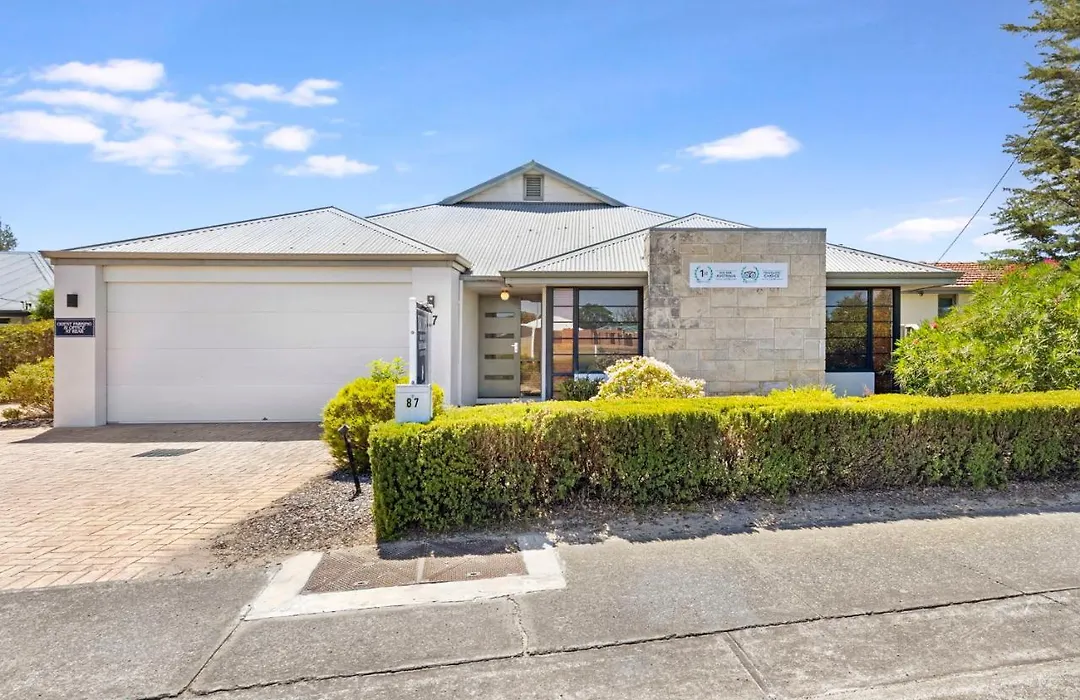 Baudins Of Busselton Bed And Breakfast - Adults Only-1