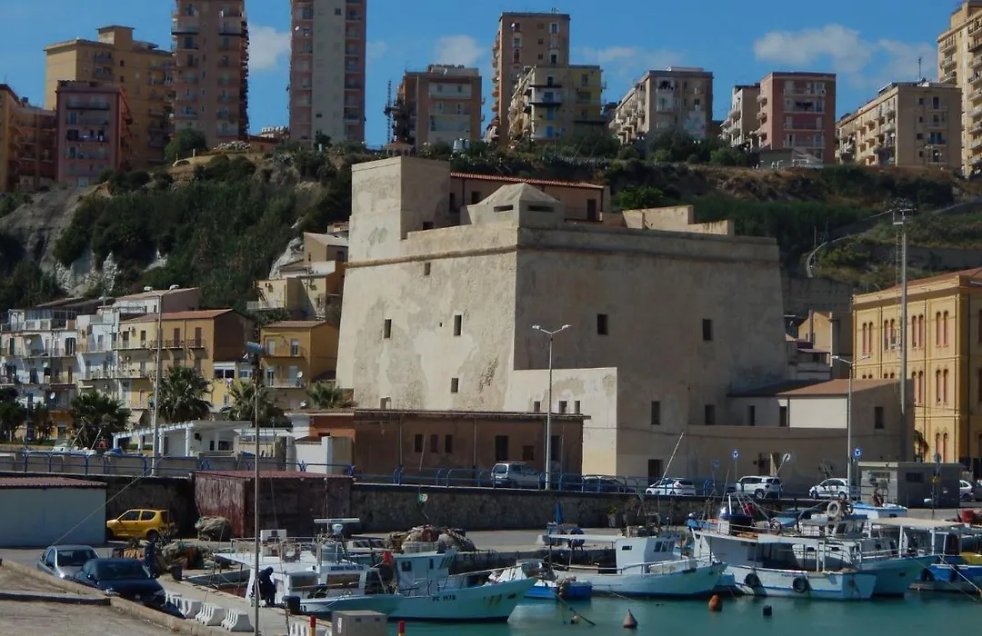 Case Vacanze Ancora-1
