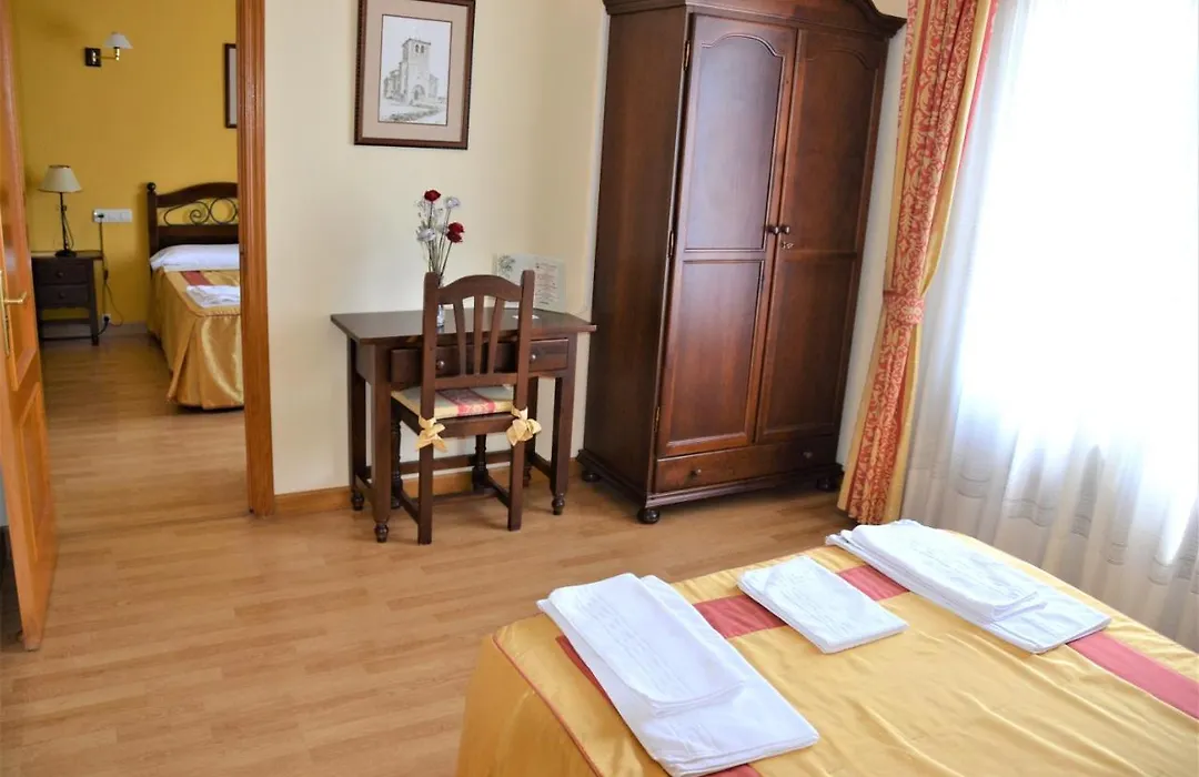 Hostal Infanta Doña Leonor-1