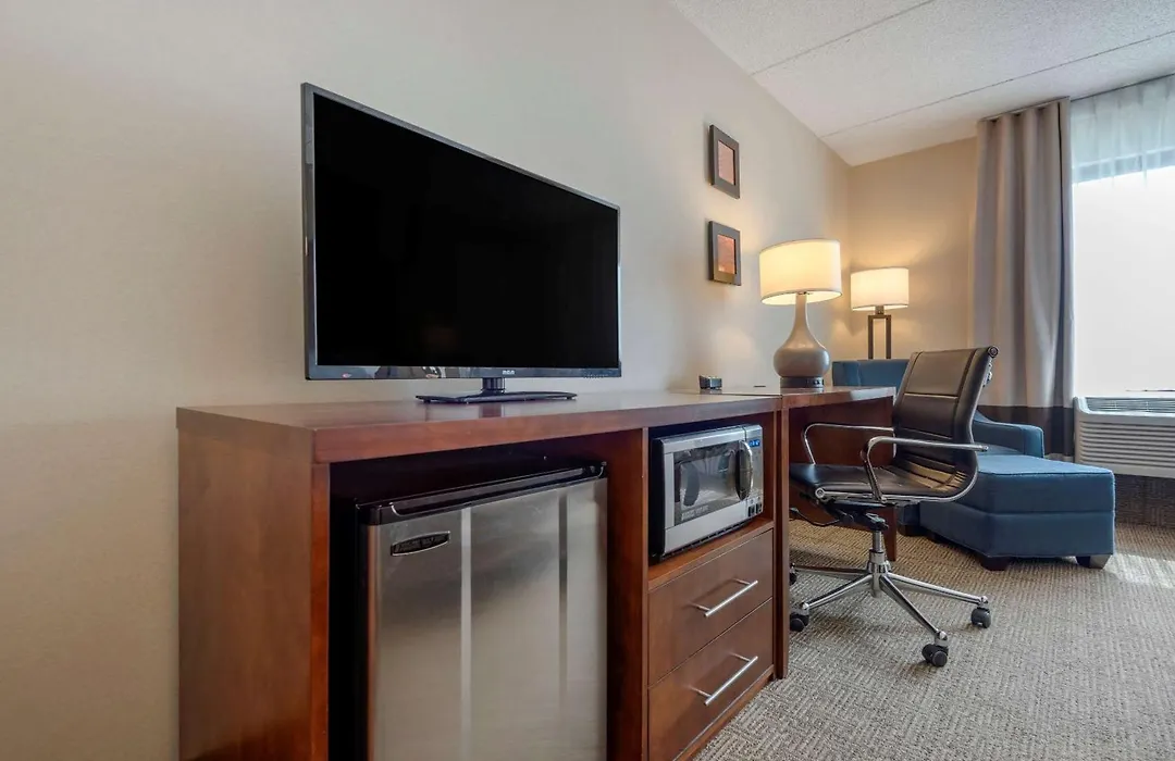 Comfort Inn The Pointe-1
