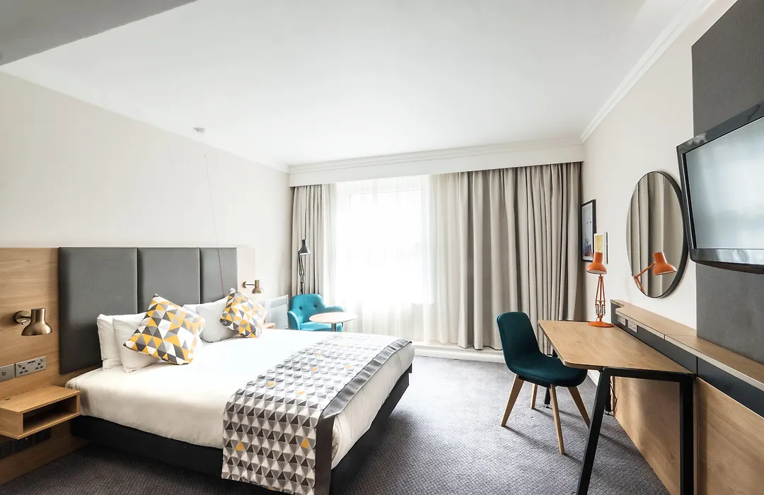 Holiday Inn Farnborough By Ihg-1