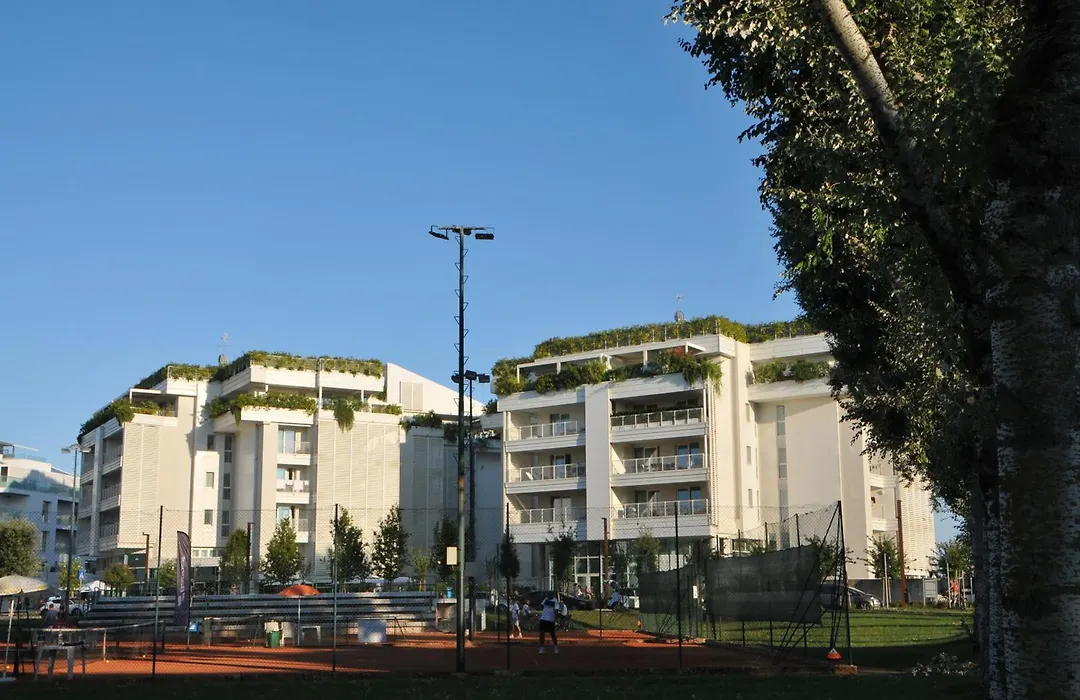 Marina Verde Resort Official-1