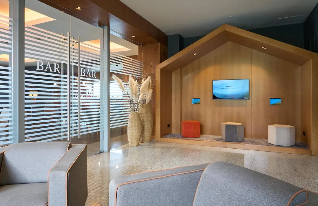 Hotel Versatile-1