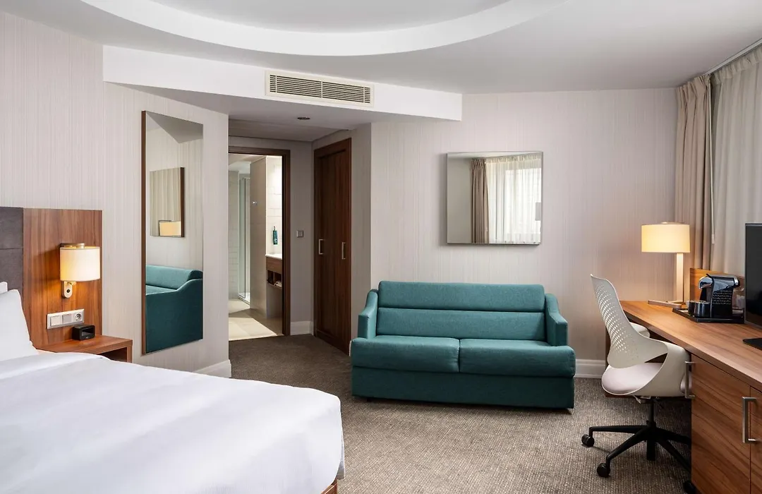 Hilton Garden Inn Bucharest Old Town-1