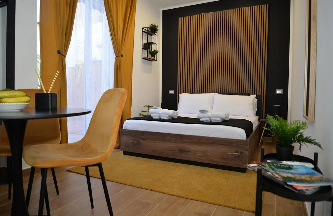 BlackWoody Contemporary Rooms - Napoli Centro Storico-1