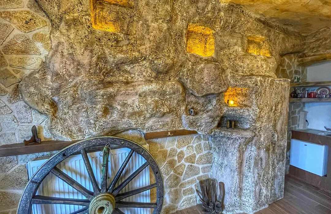 Anilia Guesthouse-1