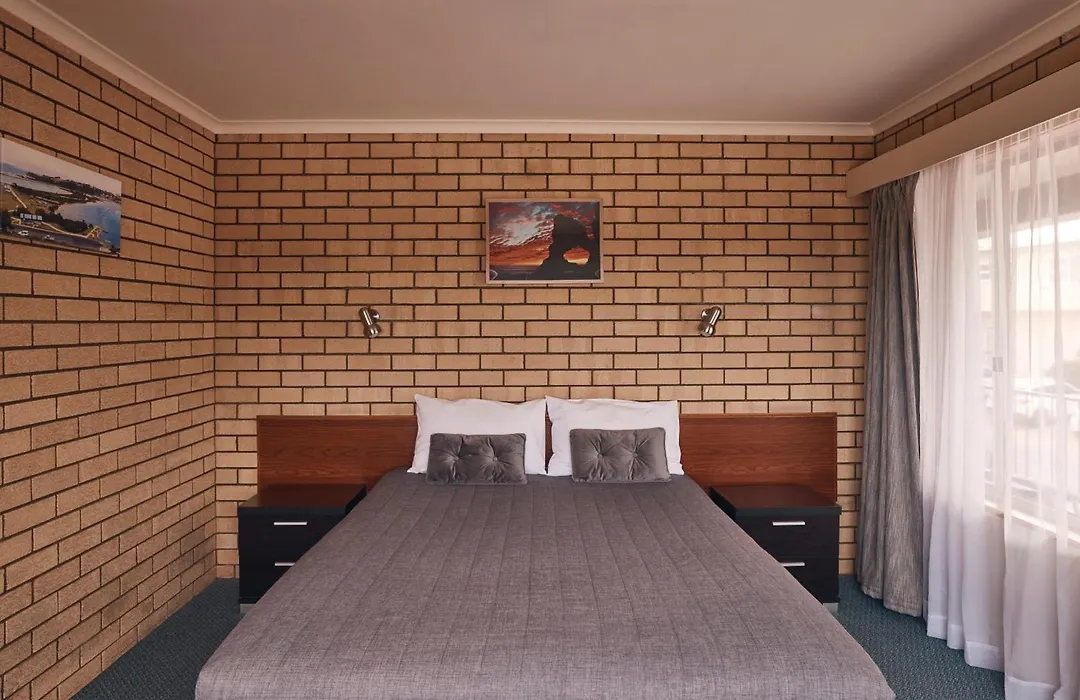 Coastal Comfort Motel-1