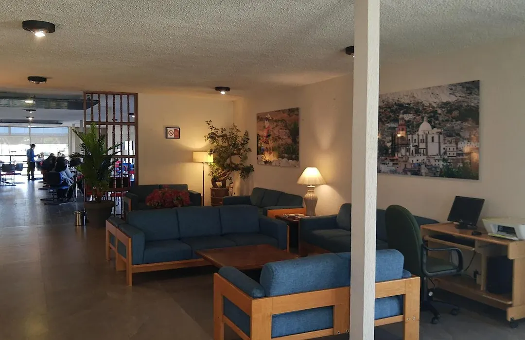 Hotel Las Palmas Midway Inn-1