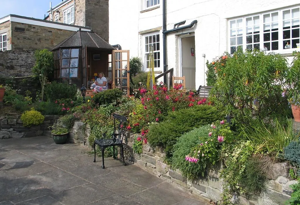 Clyde House-1