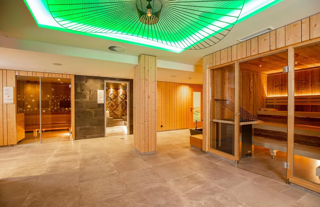 Natur- & Wanderhotel Tuxertal-1