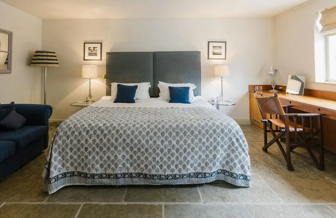 The White Swan Inn-1