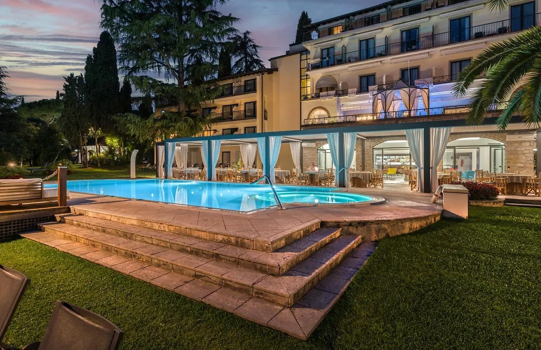 Hotel Villa Capri-1