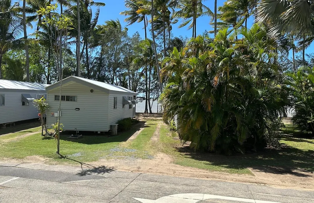 Ellis Beach Oceanfront Holiday Park-1