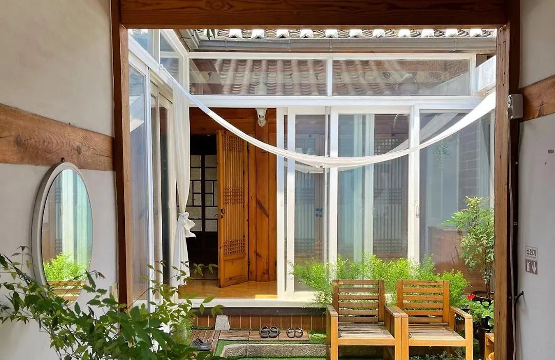 Seoulstory Hanok-1