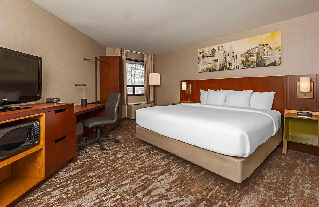 Comfort Inn Cambridge - Highway 401-1