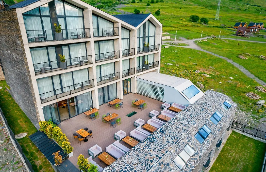 Step Inn - Kazbegi-1
