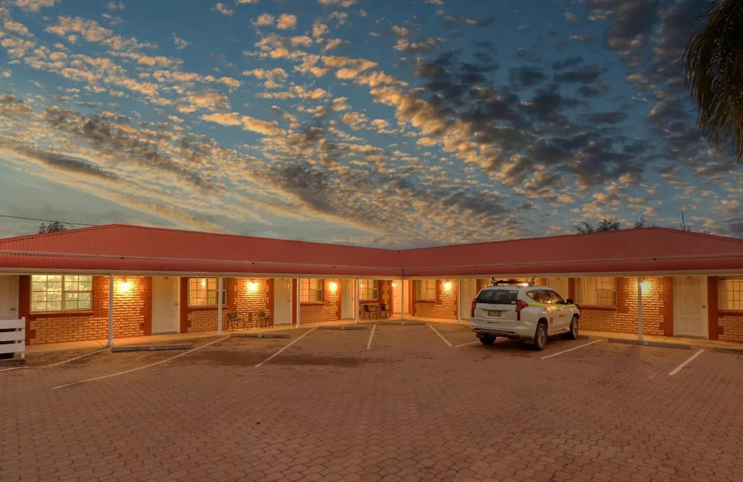 Charles Rasp Motor Inn & Cottages-1