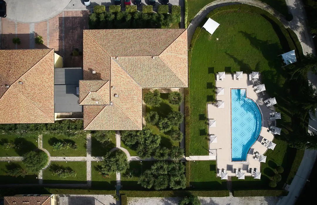 Delfina Palace Hotel-1