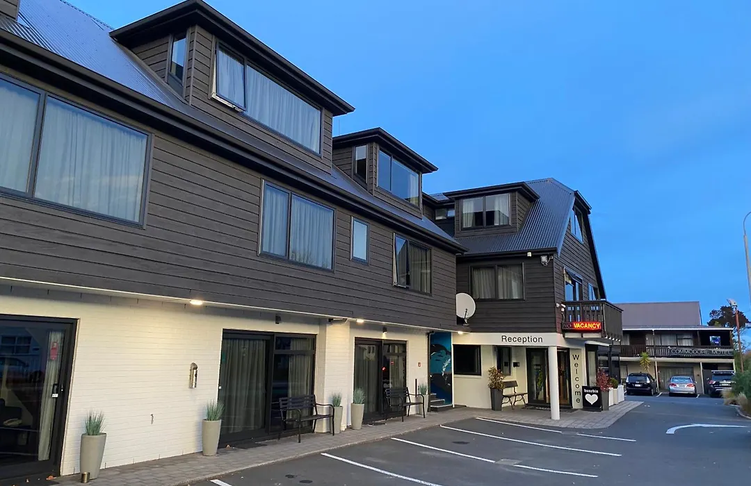 Commodore Motel-1