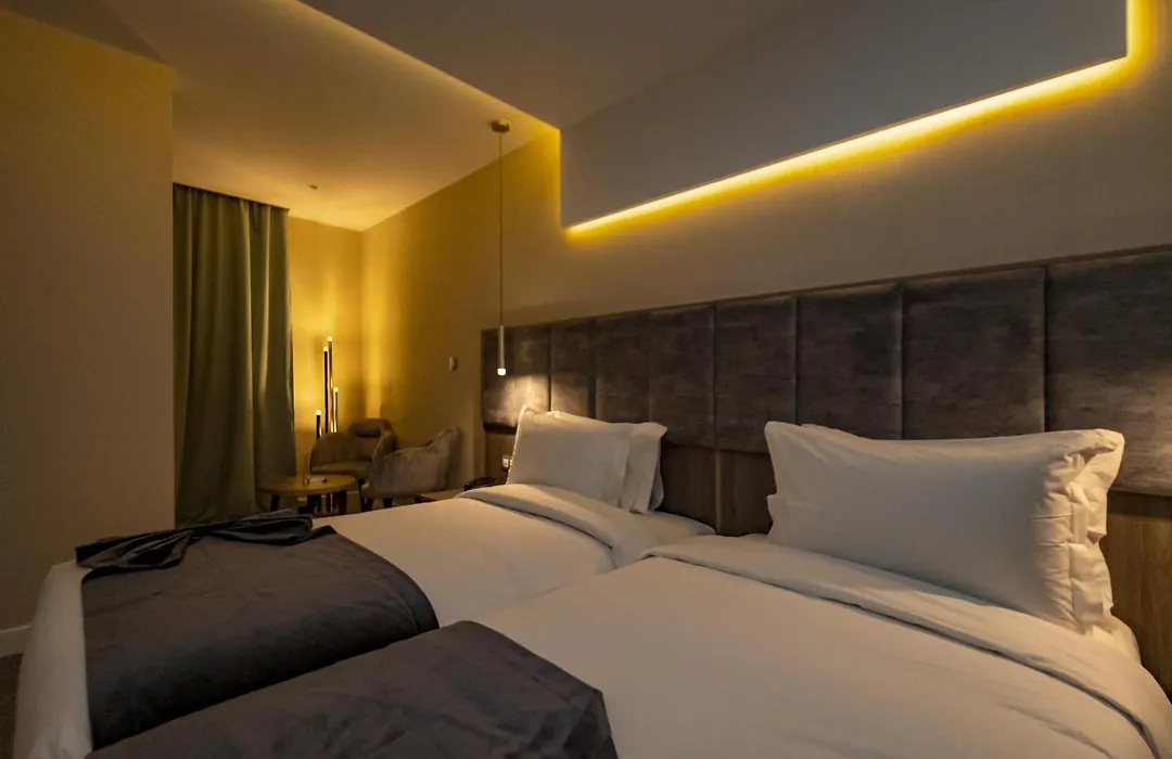 Ad Hotel Pont D'Hydra-1