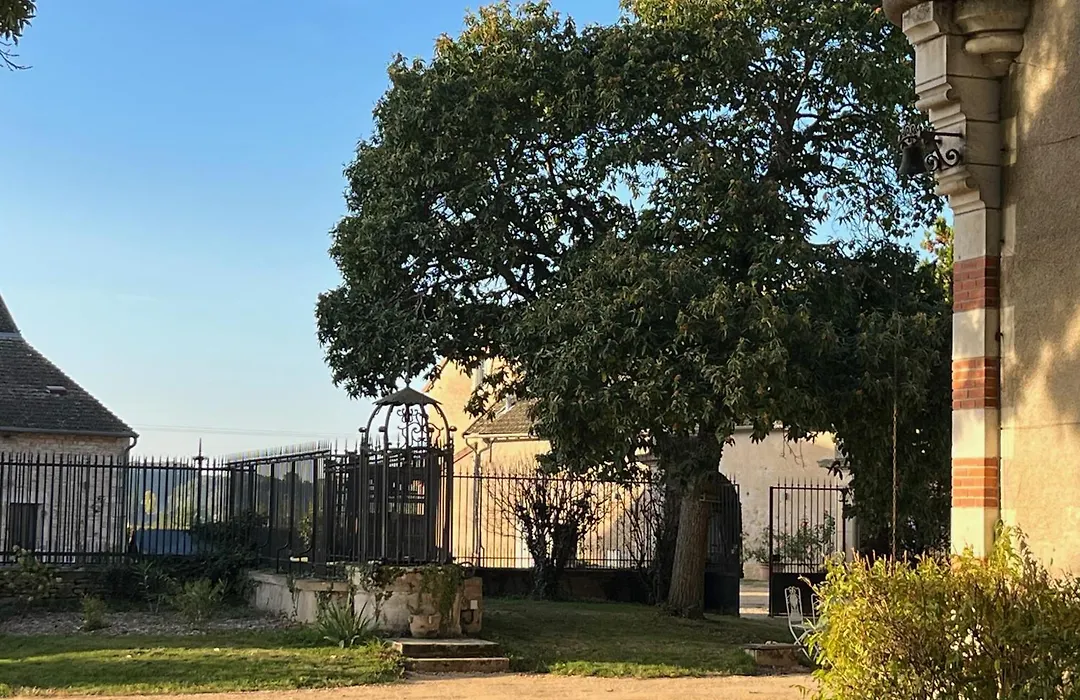 Château du Mauny, gîtes et chambres d'hôtes en Bourgogne-1