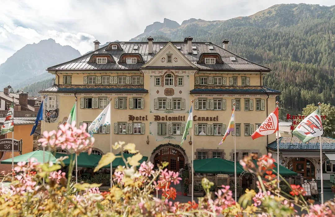 Hotel Dolomiti Schloss-1