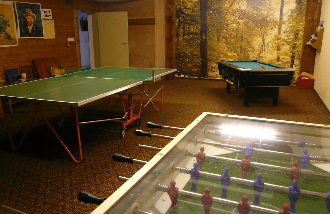 Raffl'S Hotel-1