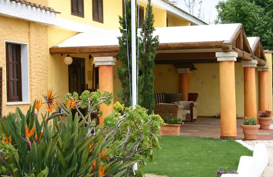 Is Benas Country Lodge-1