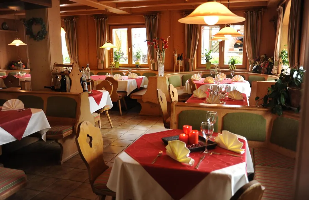 Sport und Familienhotel Klausen-1