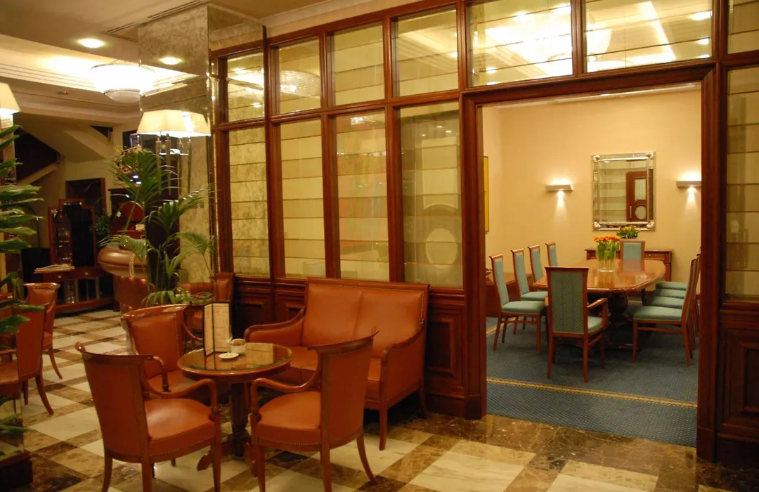 Best Western Premier Hotel Astoria-1