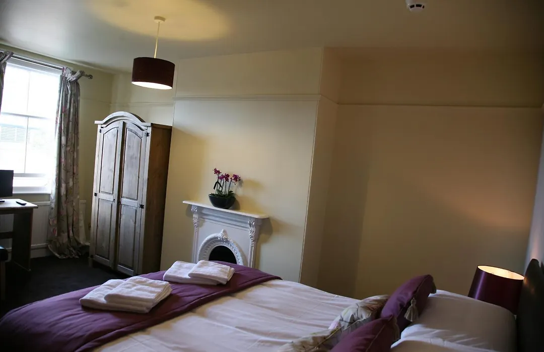 Gillygate Guest House-1