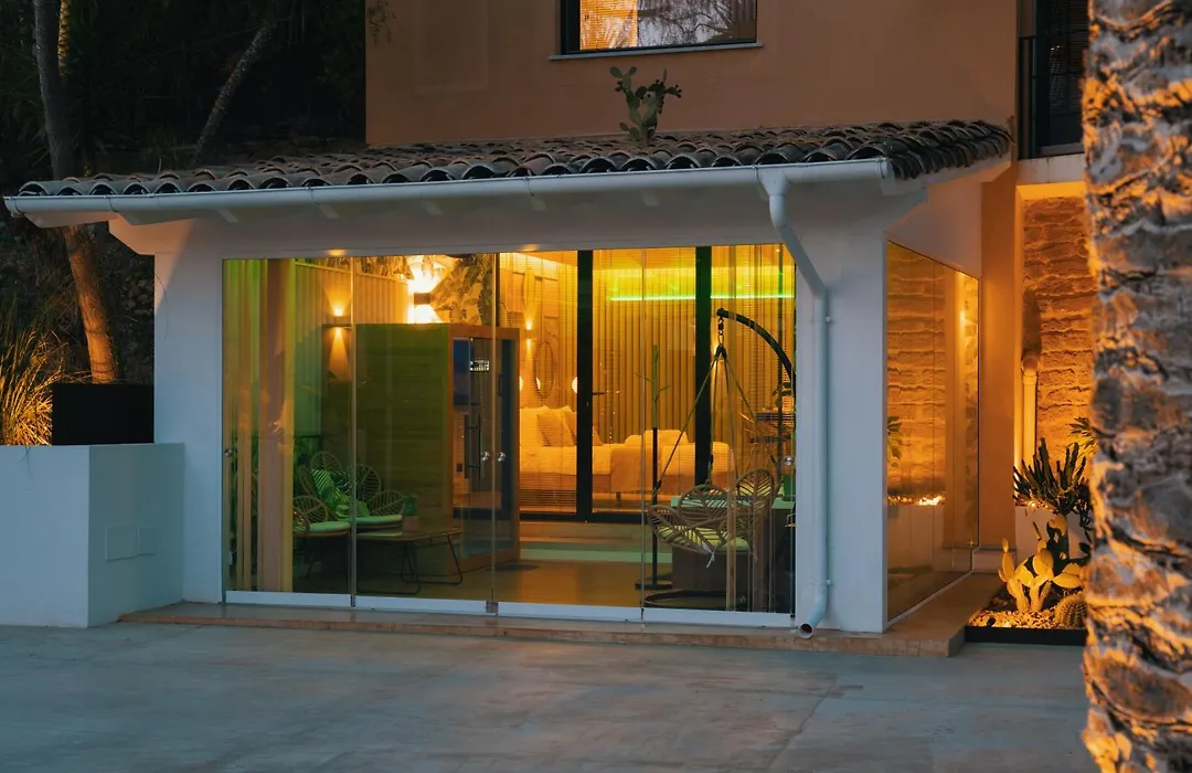 Emesh Boutique Suite-1