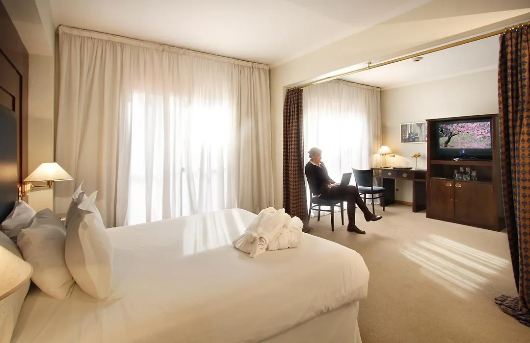 Hotel Dolmen-1