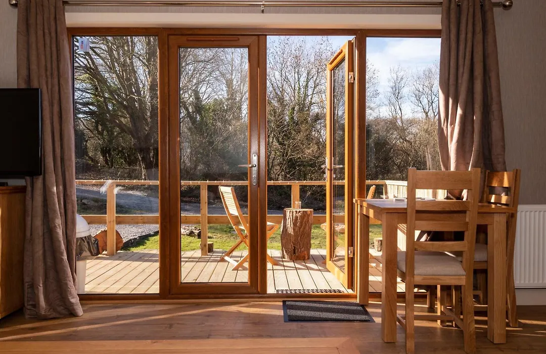 Herons Lake Retreat Hot Tub Lodges-1