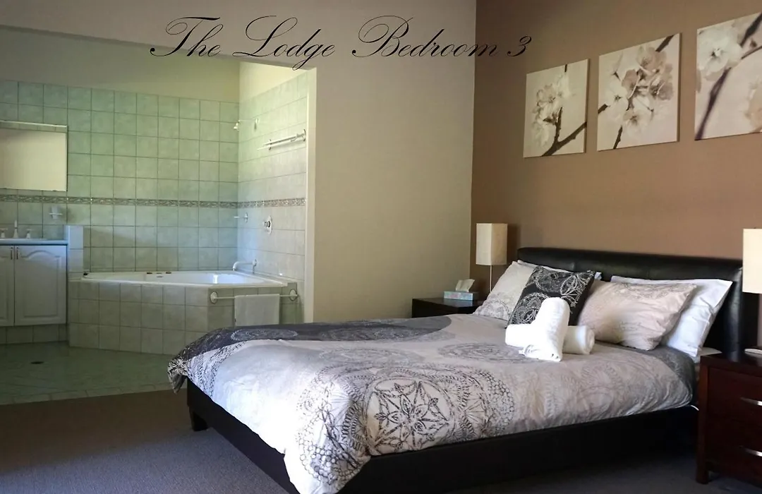 Harmony Forest Cottages & Lake Side Lodge-1