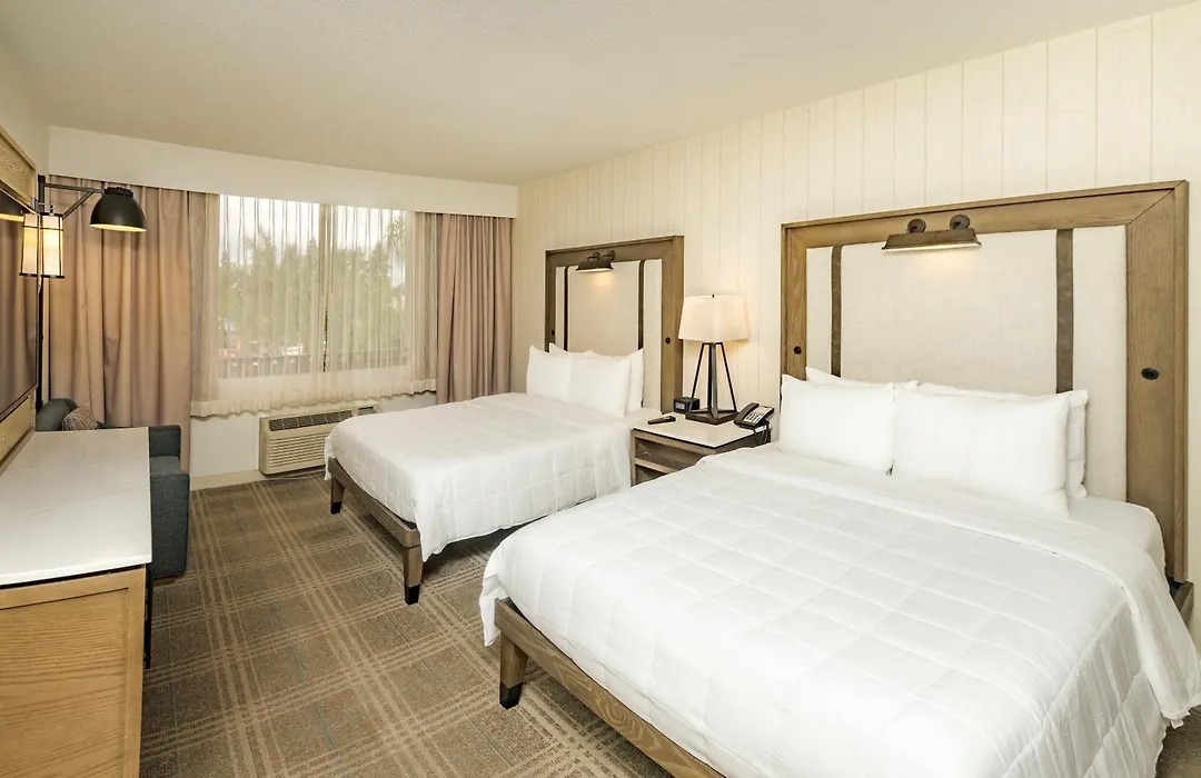 Knott'S Hotel-1