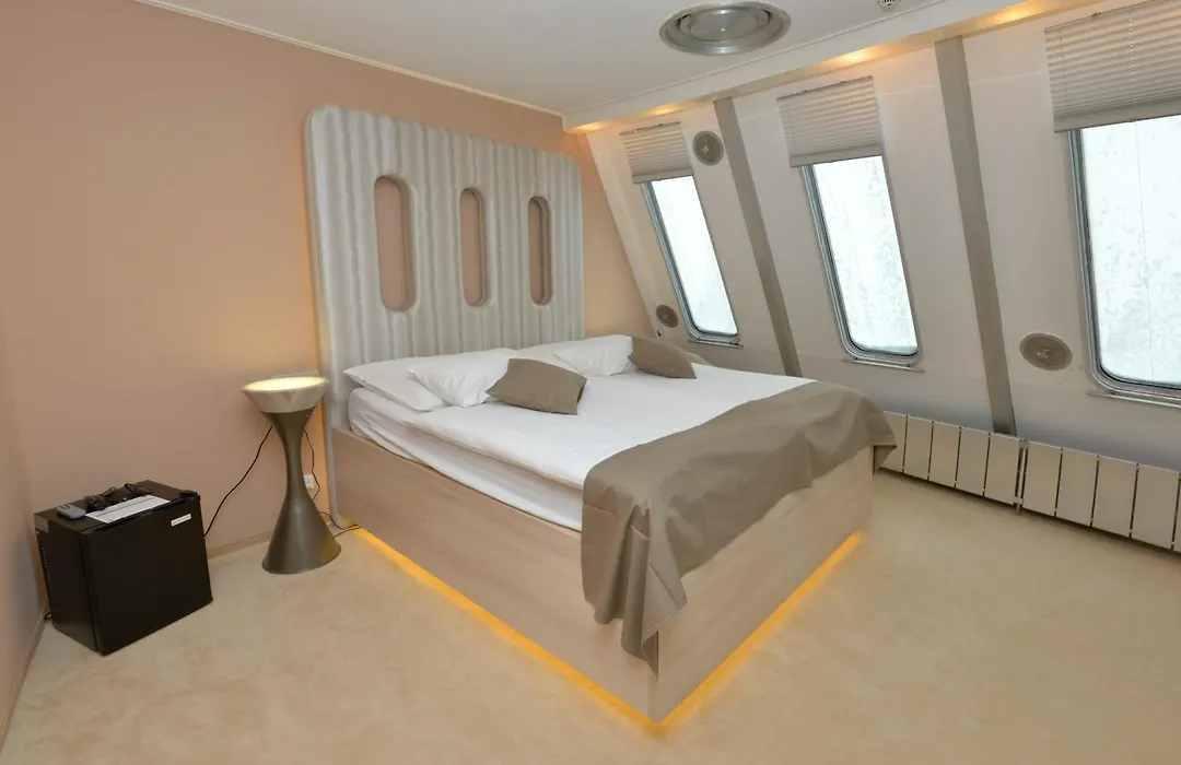 Hotel Jested-1