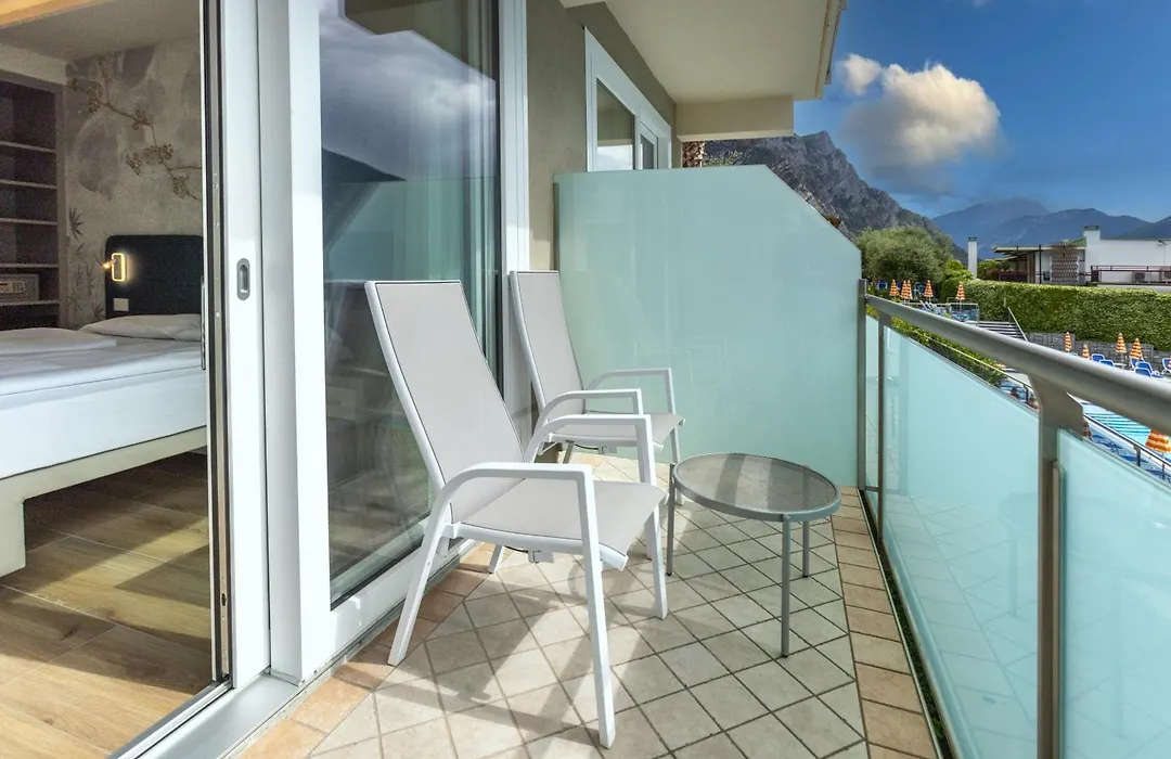 Hotel Ideal-1