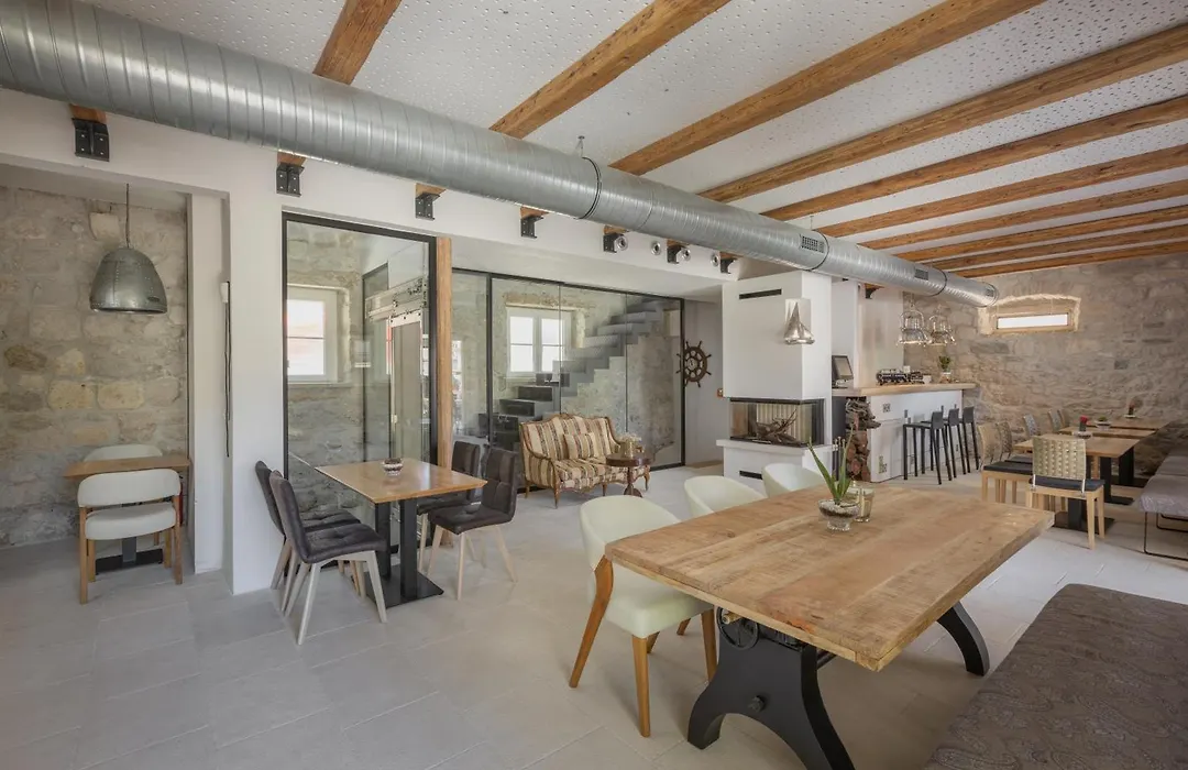 Casa Columba - Adults Only 4 Star Boutique Hotel With Outdoor Pool & Private Garden-1