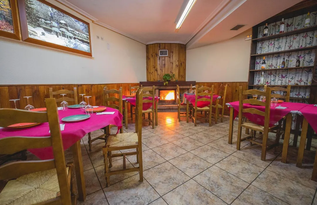 Hostal Alto Aragon-1